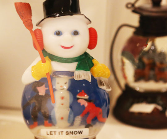tiny figurines for snow globes