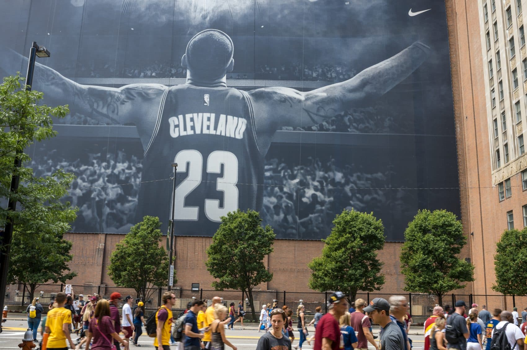 Cleveland's LeBron James Banner To Stay Put For Republican Convention