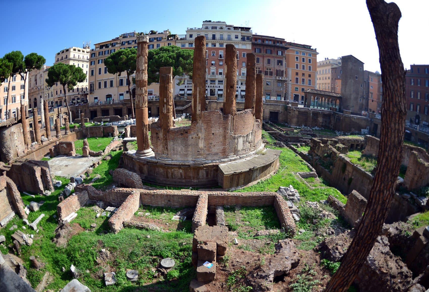 0722_rome-ruin-getty.jpg