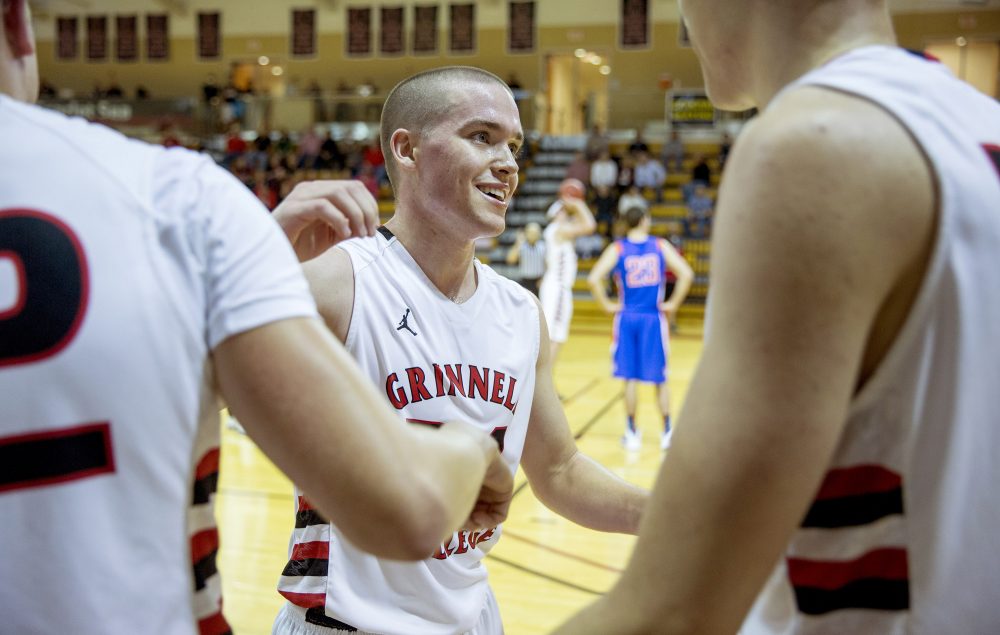 a game basketball