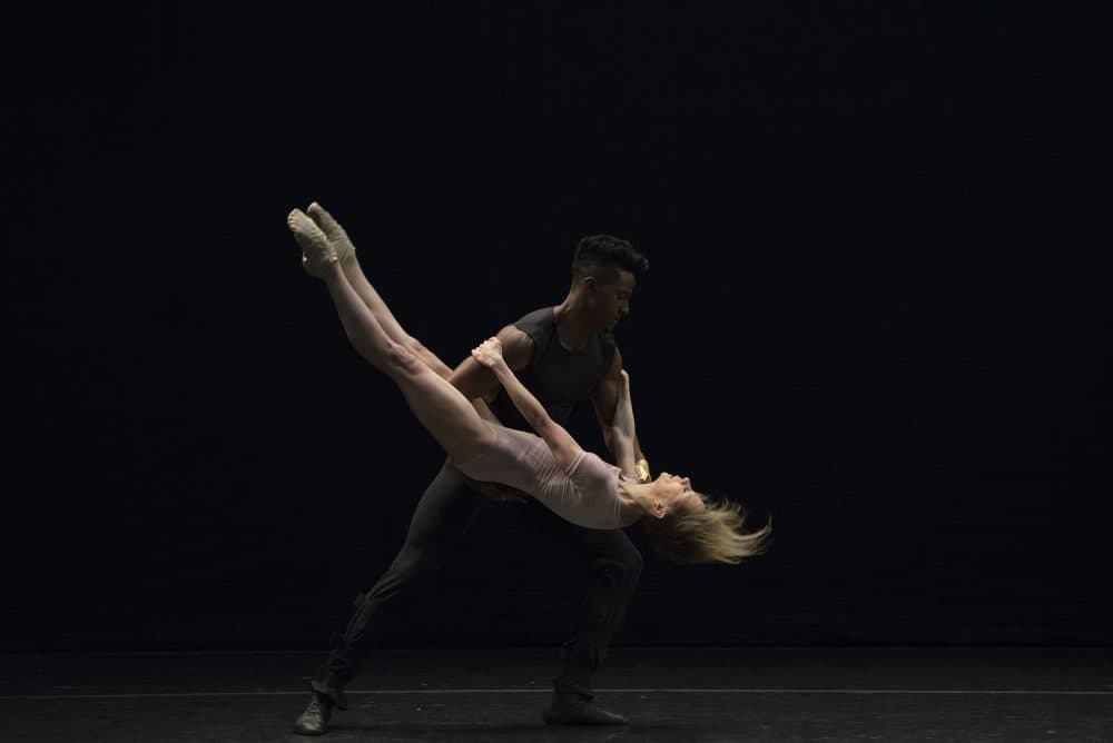 Grupo Corpo performing resident choreographer Rodrigo Pederneiras's 2015 work "Dança Sinfônica." (Courtesy Jose Luiz Pederneiras)