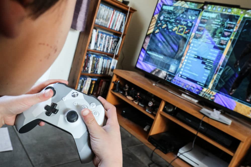 This Tiny Console Will Bring Back Your Video Game-obsessed Past