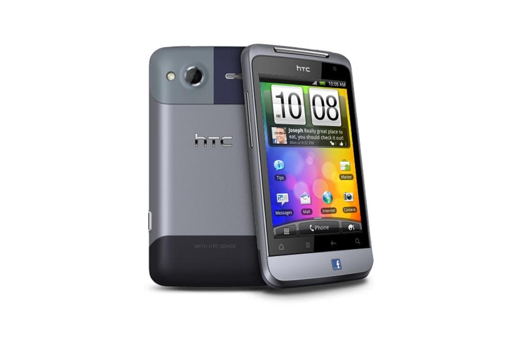 Запущенный телефон. Смартфон HTC Salsa. HTC 2011. HTC 2011 коммуникатор. HTC Salsa дисплей.