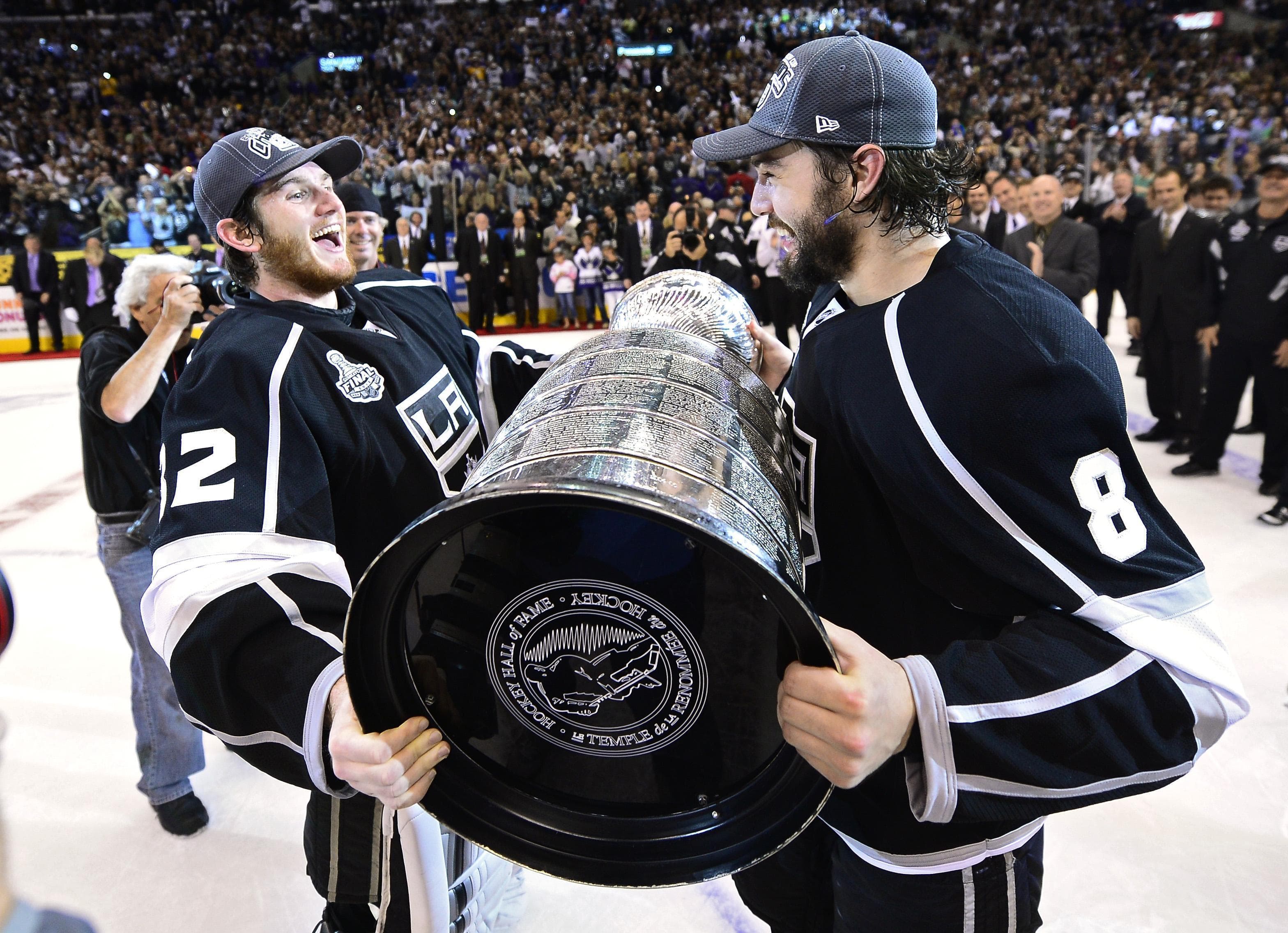 La Kings Hope To Avoid Stanley Cup Hangover Only A Game