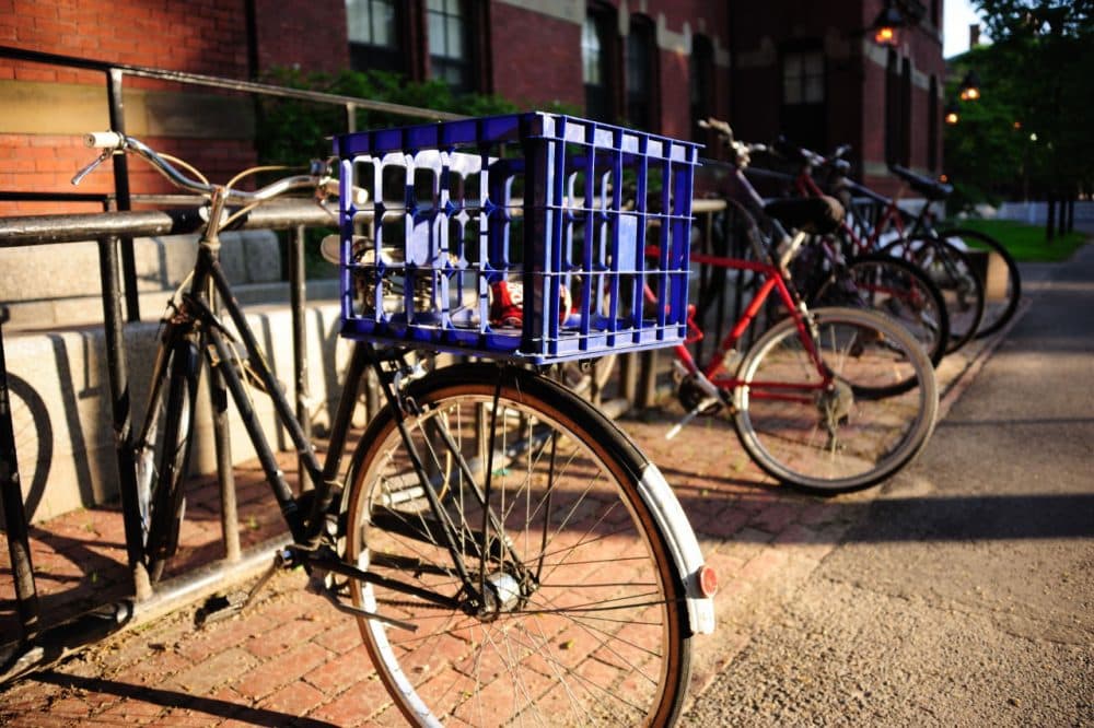 Is there a better way to keep bikers safe? (Mith Huang/Flickr)
