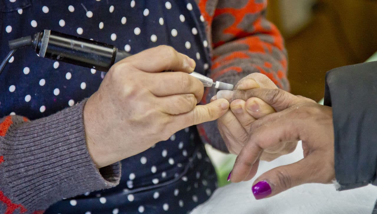 N Y Gov Issues New Measures To Protect Salon Workers Here Now
