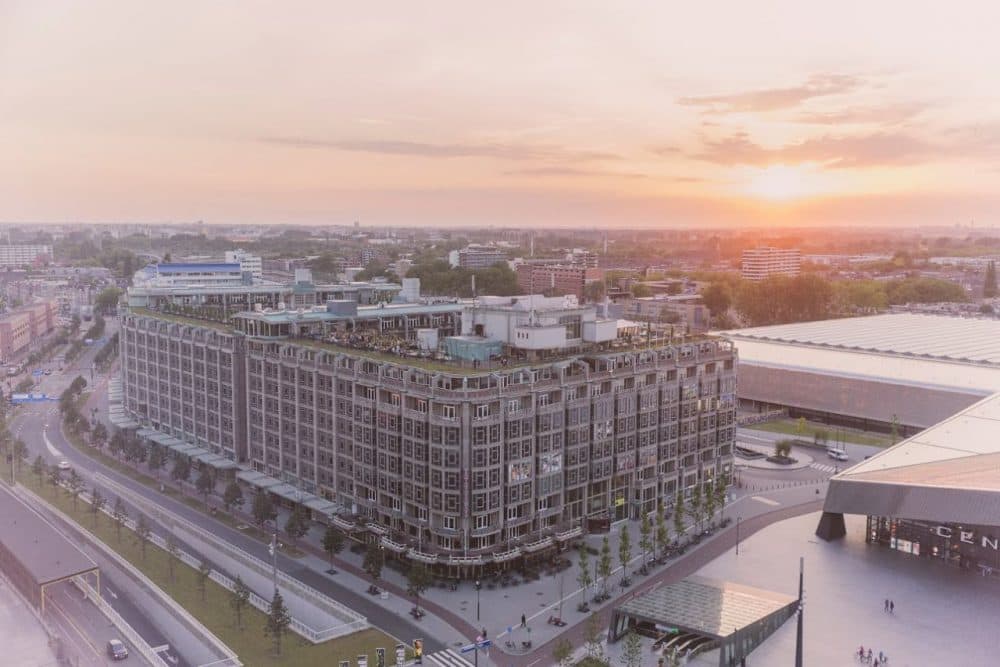 CIC will open a 140,000 square foot innovation center at the Groot Handelsgebouw building in Rotterdam’s Central Business District in 2016. (Courtesy Guido Pijper, Twelve Photographic Services)