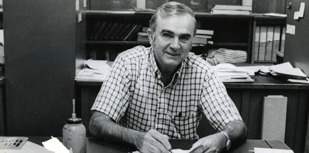 Boston jazz critic Ernie Santosuosso in 1973. (Courtesy Boston Globe/Ed Farrand)