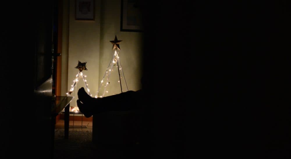 How to survive the holidays with my wife’s cheating kin? (Nicola Jelenkovic/ Unsplash)