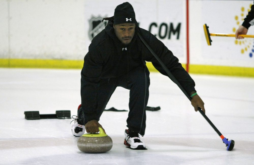 Broncos tight end Vernon Davis is most known for the plays he makes on the turf, but he also has a passion for the ice as an amateur curler. (AP Photo/Marcio Jose Sanchez)
