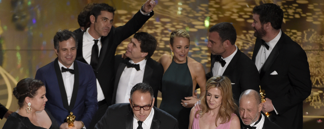 Nicole Rocklin, from left, Michael Sugar, Blye Pagon Faust, Steve Golin, and cast and crew of Spotlight accept the award for best picture for Spotlight at the Oscars on Sunday. (Chris Pizzello/Invision/AP)