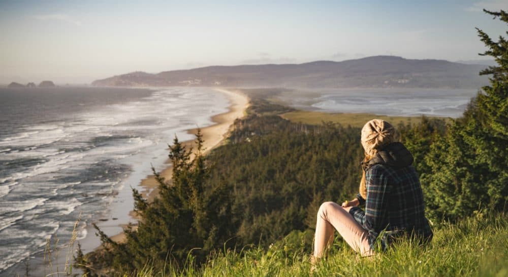 Susan Pollack: "I wanted to believe again in a dream, but I didn’t even know any more what it was." (Myles Tan/Unsplash)