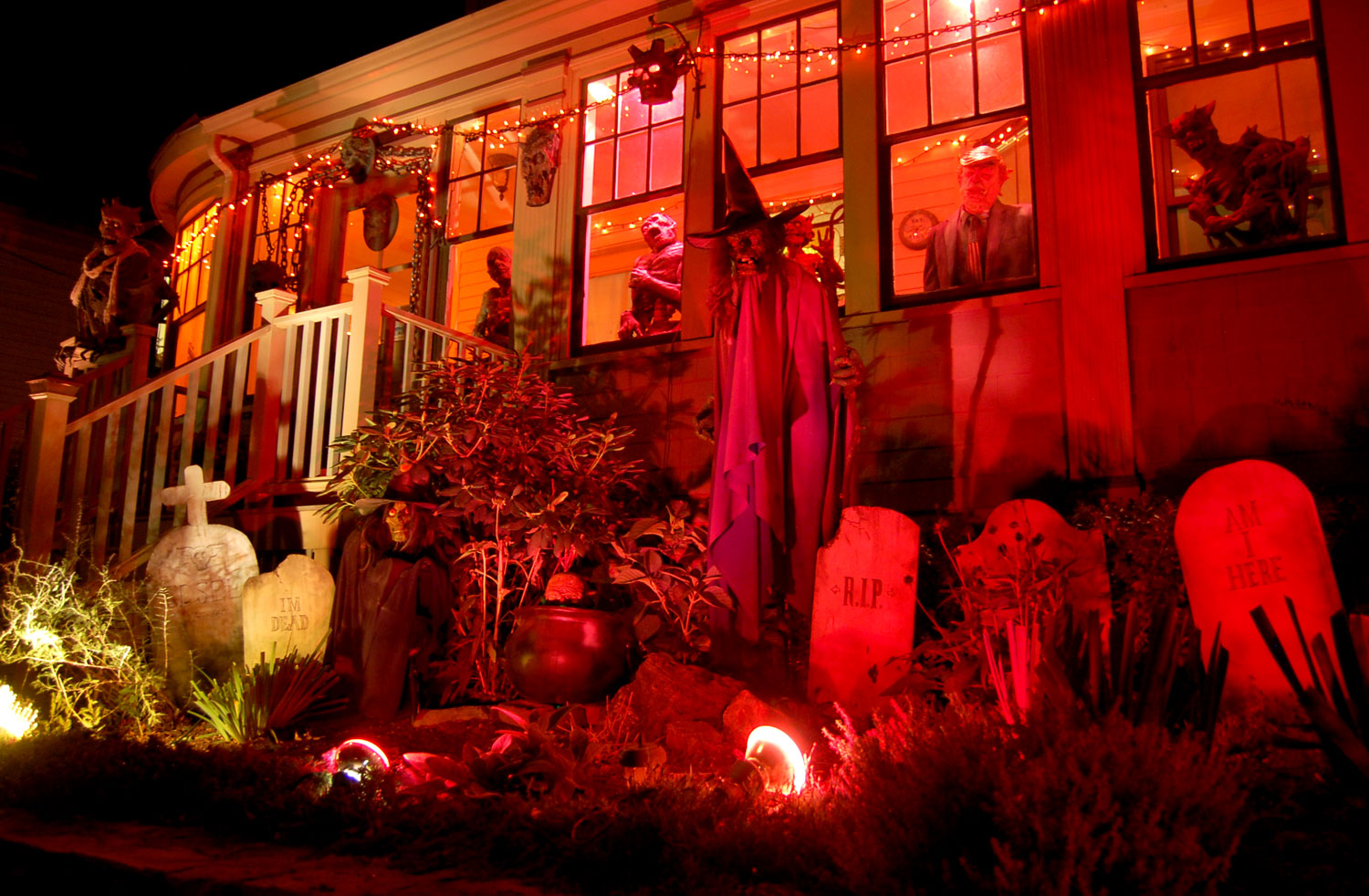 Where To Find The Creepiest Halloween Decorations Around Boston The ARTery