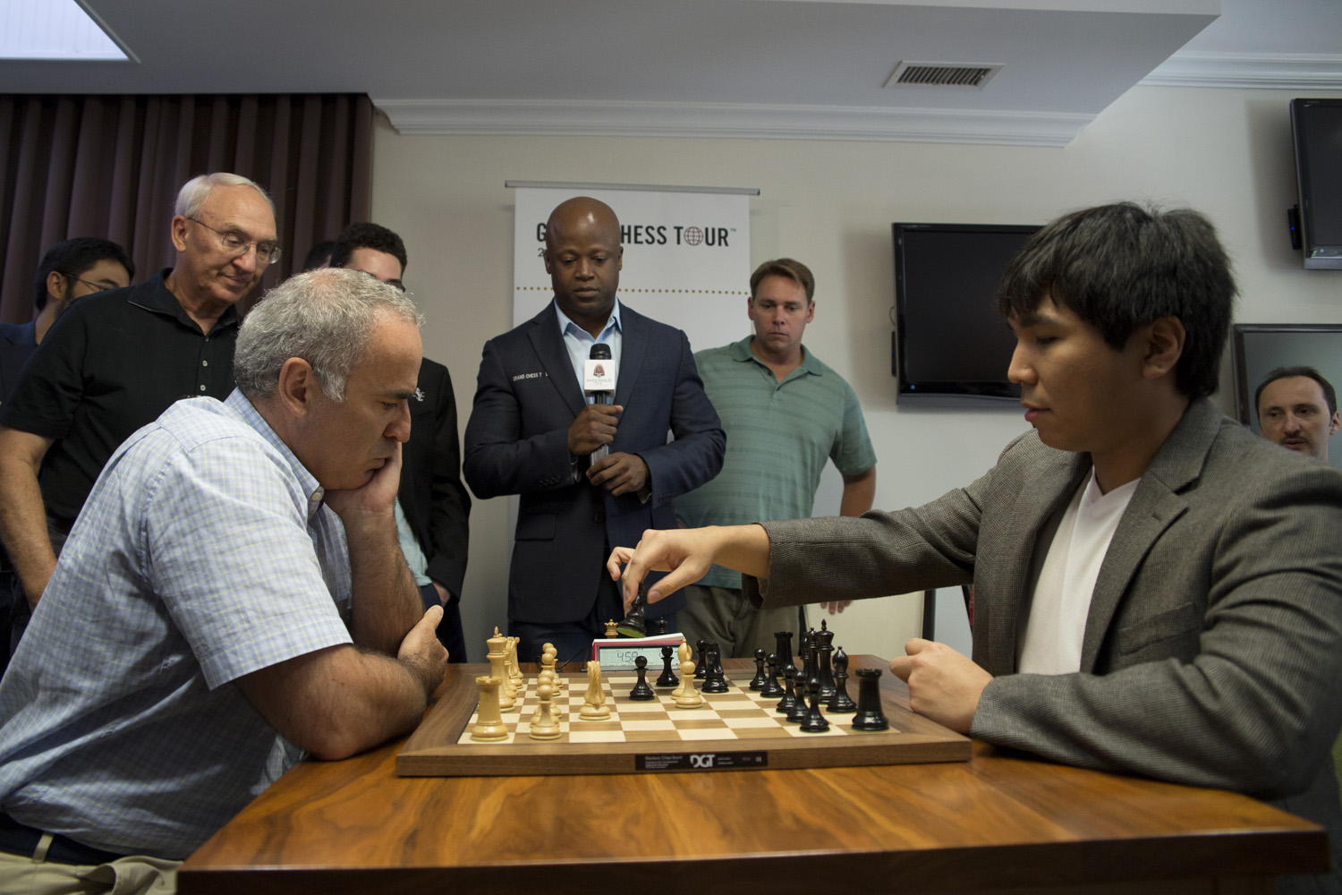 Garry Kasparov Is Watching Russia Move On Election 2016 ...