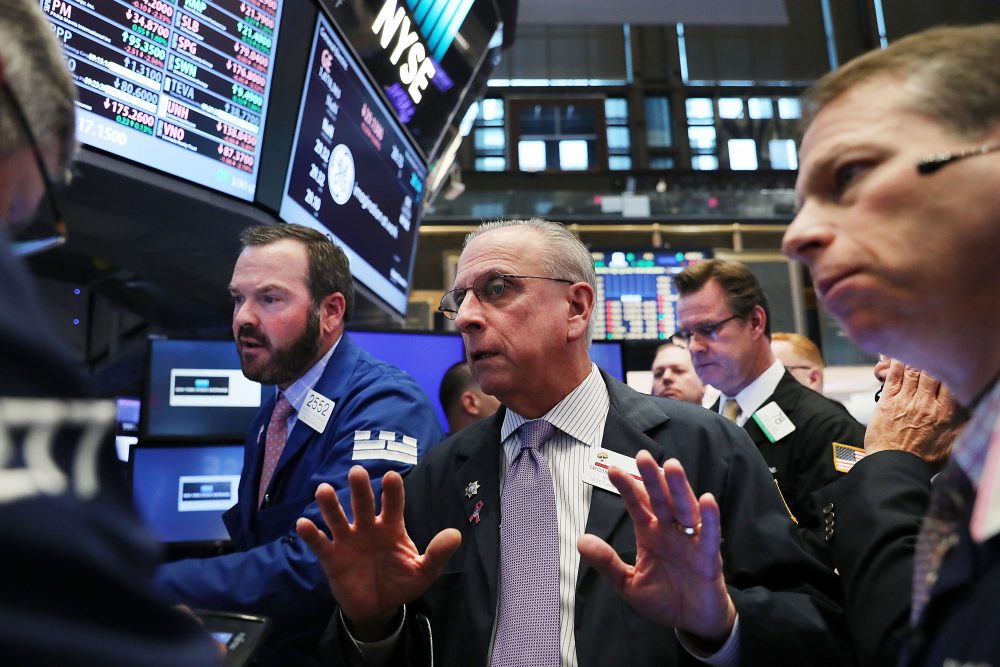 Traders work on the floor of the New York Stock Exchange (NYSE) the morning after Donald Trump won a major upset in the presidential election on Nov. 9, 2016 in New York. (Spencer Platt/Getty Images)