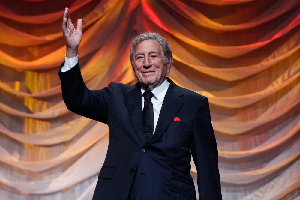 At 90, Singing Legend Tony Bennett Feels Like He's 'Just Starting Out ...