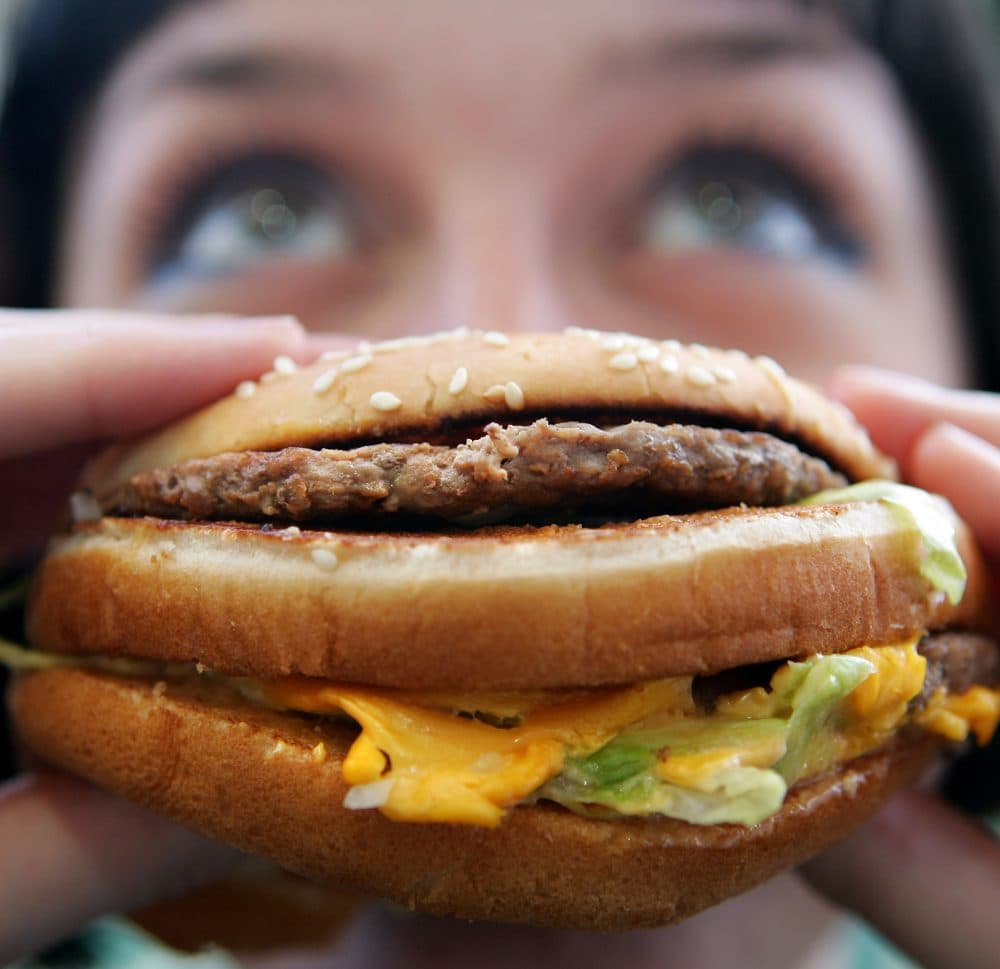 Because people don’t always know how many calories they’re consuming when they dine out, they often eat all the food. (Cate Gillon/Getty Images)