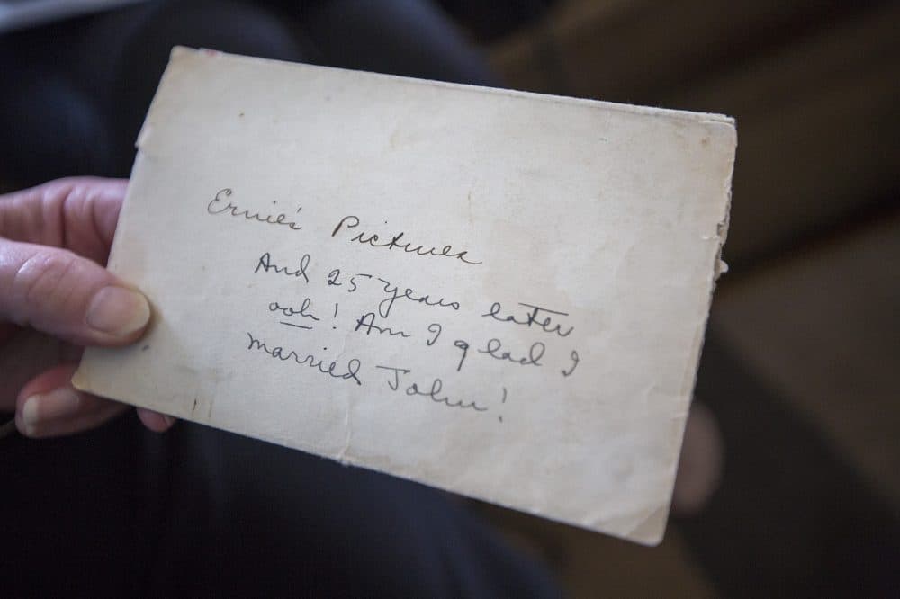 A note written by Frances Coates on the back of an envelope containing photographs of Hemingway. (Jesse Costa/WBUR)