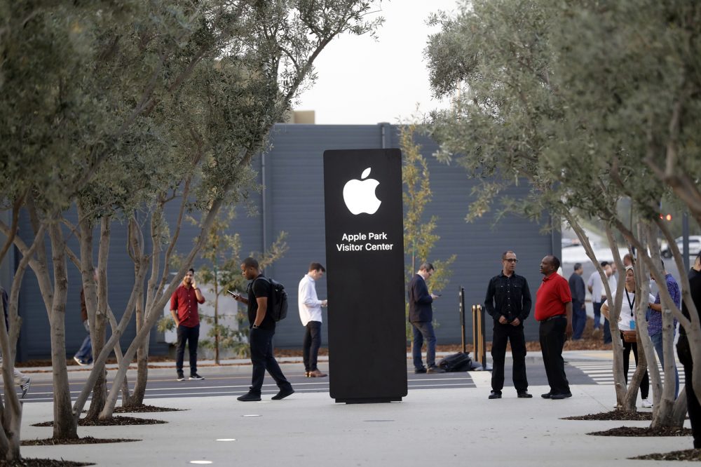 An exterior view of Apple's new visitor center during an announcement of new products Sept. 12, 2017, in Cupertino, Calif. (Marcio Jose Sanchez/AP)