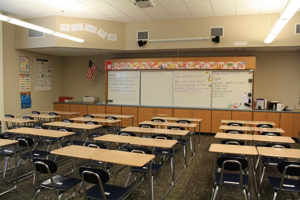 Classroom (xMizLitx/Flickr)