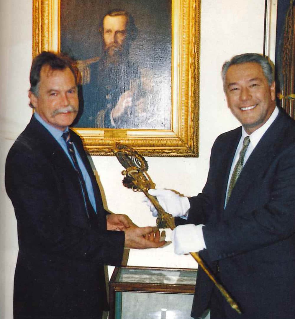 Assistant U.S. Attorney Bob Goldman with agent Bob Wittman. (Courtesy "Priceless," by Bob Wittman)