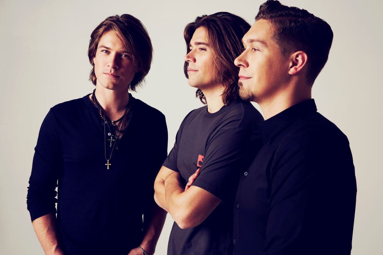 Hanson Preview Orchestral Album With Cinematic 'Siren Call