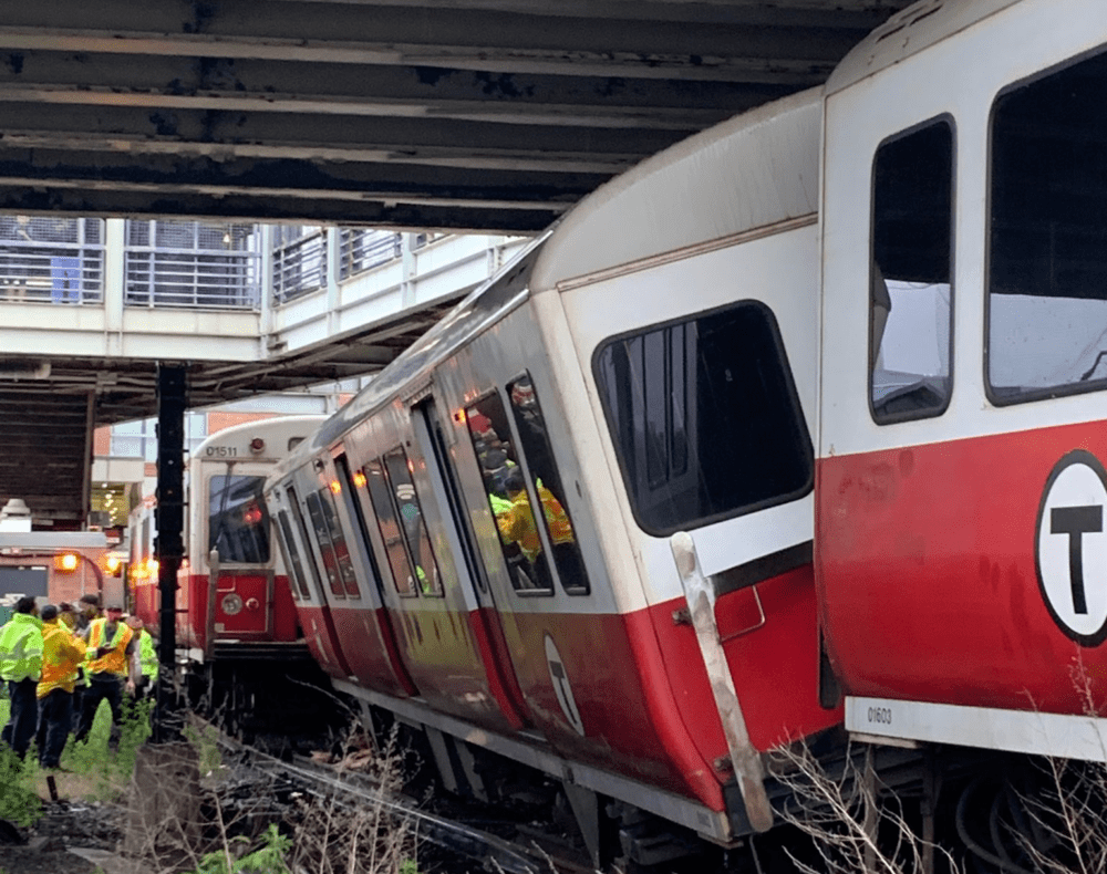 Red Line Derailment 2019