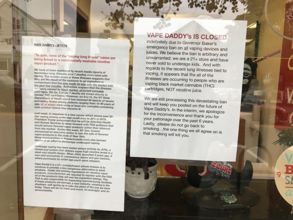 A sign outside of Vape Daddy's (Peter O'Dowd/Here & Now)