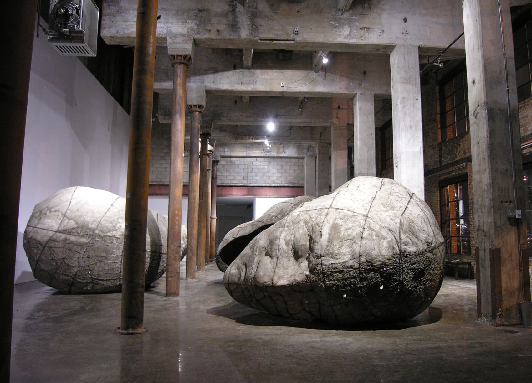 Ledelle Moe, "Memorial (Collapse)," 2005-06. (Courtesy of the artist and Blum & Poe, Los Angeles/New York/Tokyo)