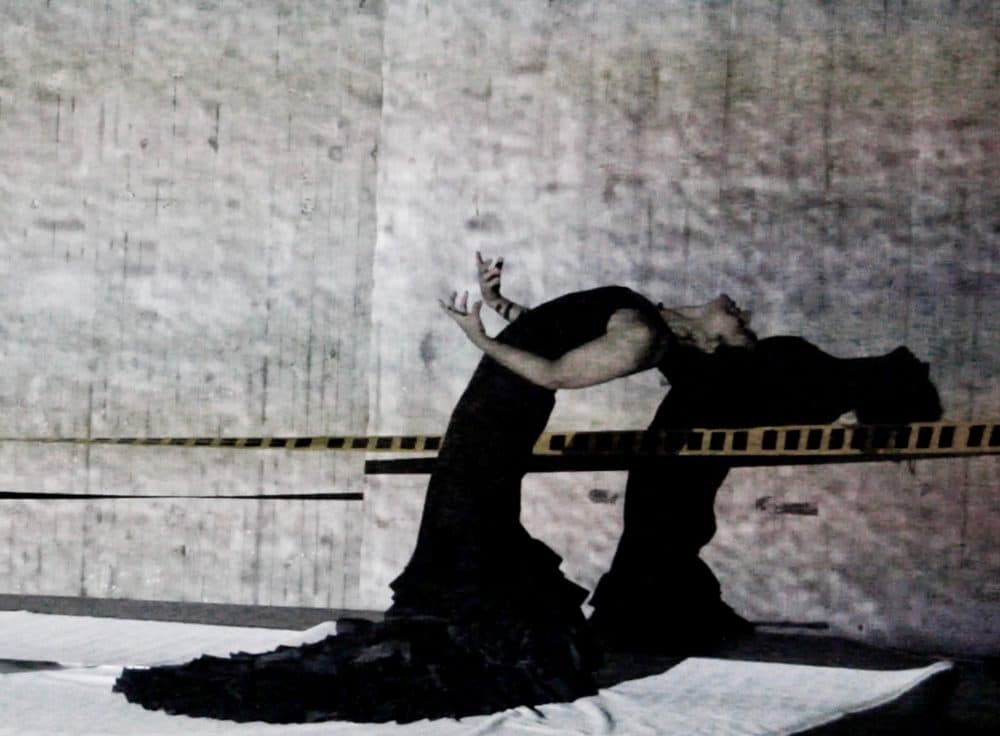 A performer in "Love to Death". (Courtesy Fundación Teatro a Mil)