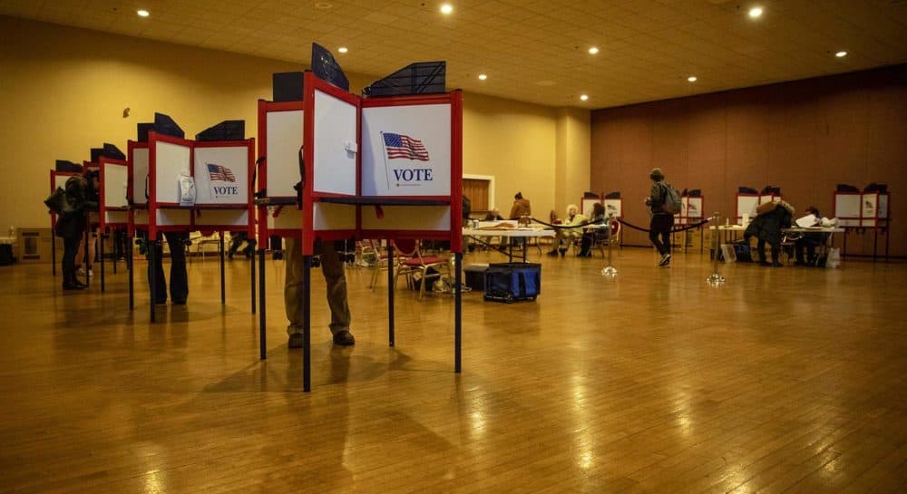 With just a few hours to vote remaining, voters continue to make their way to this Watertown polling station on Bigelow Avenue. (Robin Lubbock/WBUR)