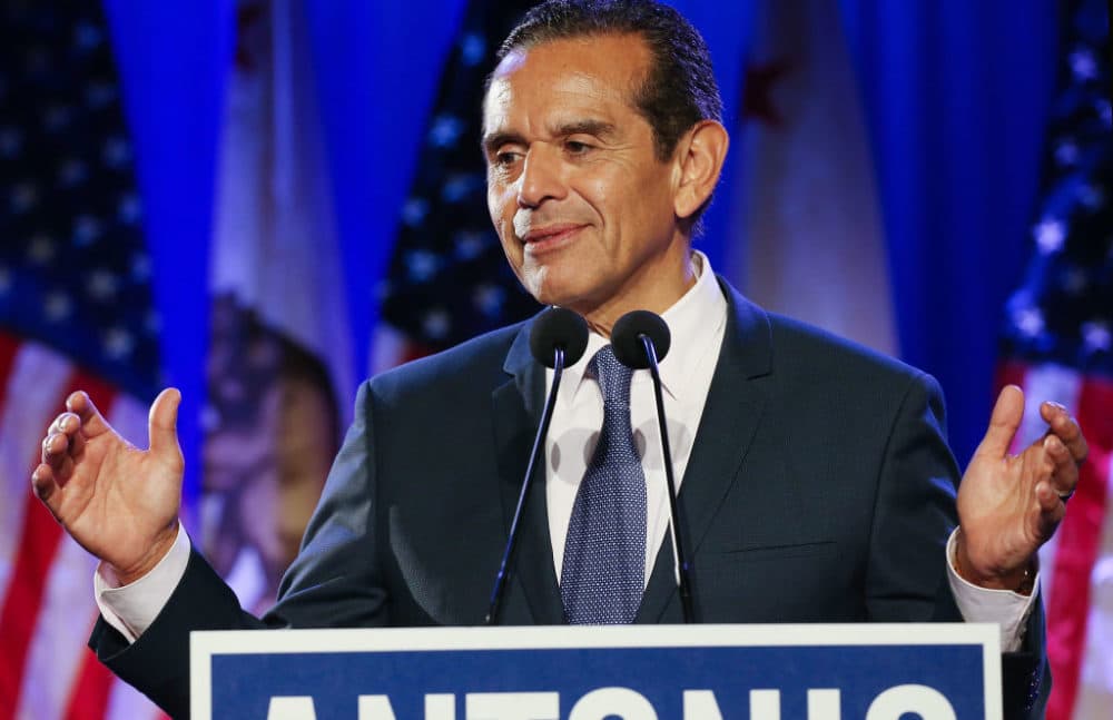 Antonio Villaraigosa supports Michael Bloomberg's candidacy.(Mario Tama/Getty Images)