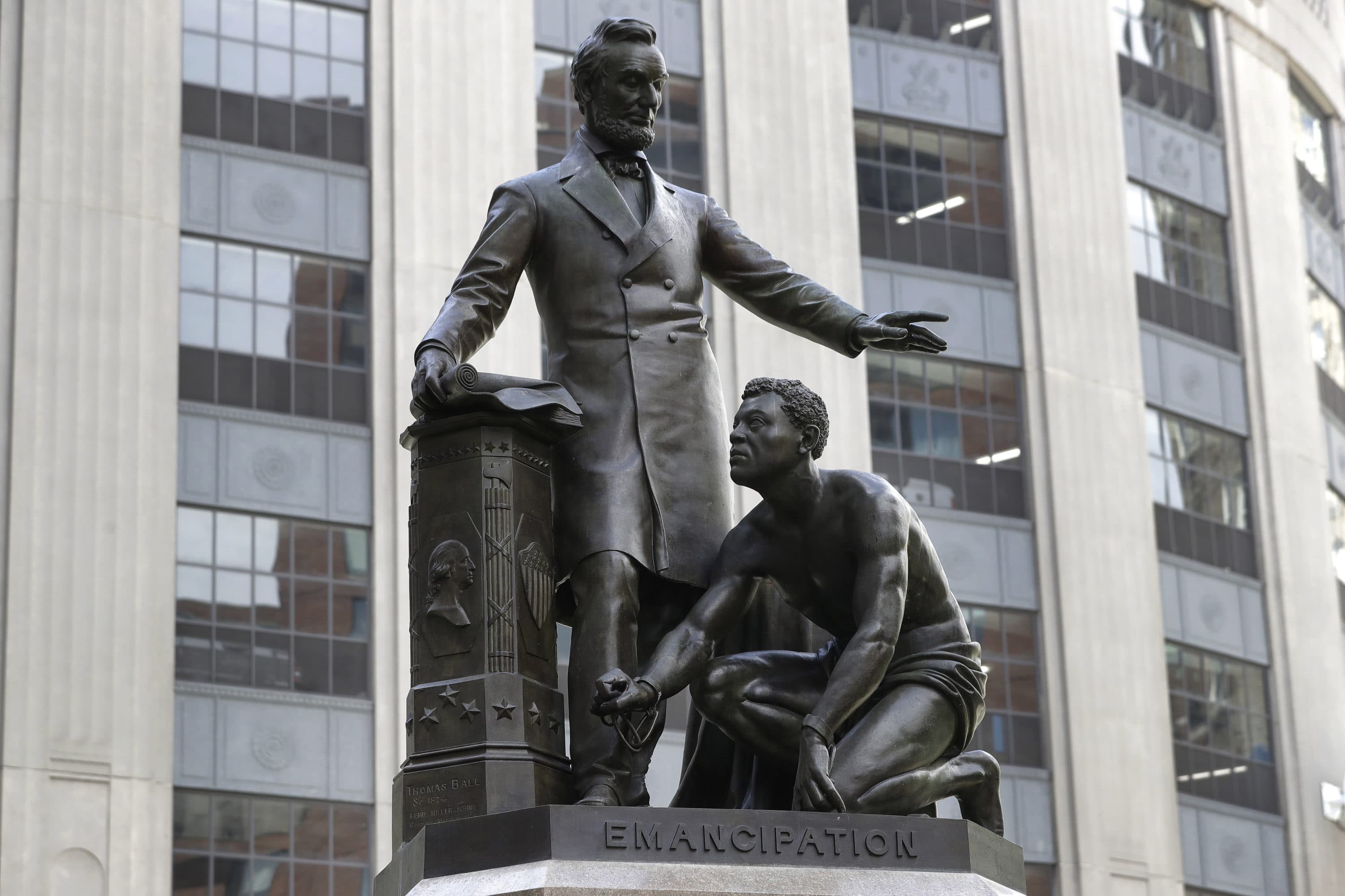 Boston Artist Doesn T See Freedom In Lincoln Statue Featuring Enslaved Man Calls For Removal Here Now
