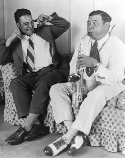 Babe Ruth (right) and Lou Gehrig (left) in a 1928 photo stunt. (Mark Rucker/Transcendental Graphics, Getty Images)