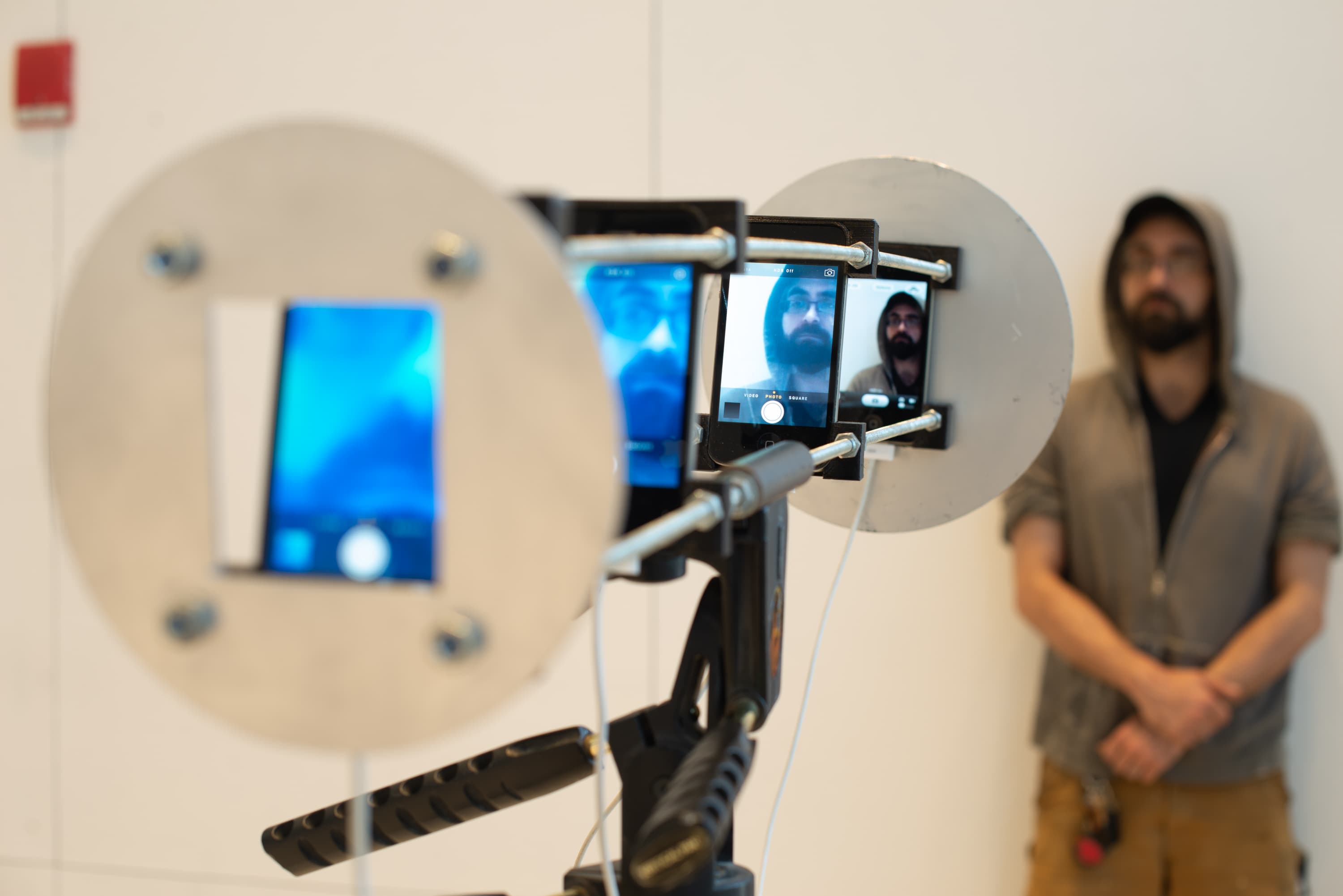 Dennis Svoronos with his robotic sculpture “Phonoscope” (2019). (Courtesy Rebecca Morrison)