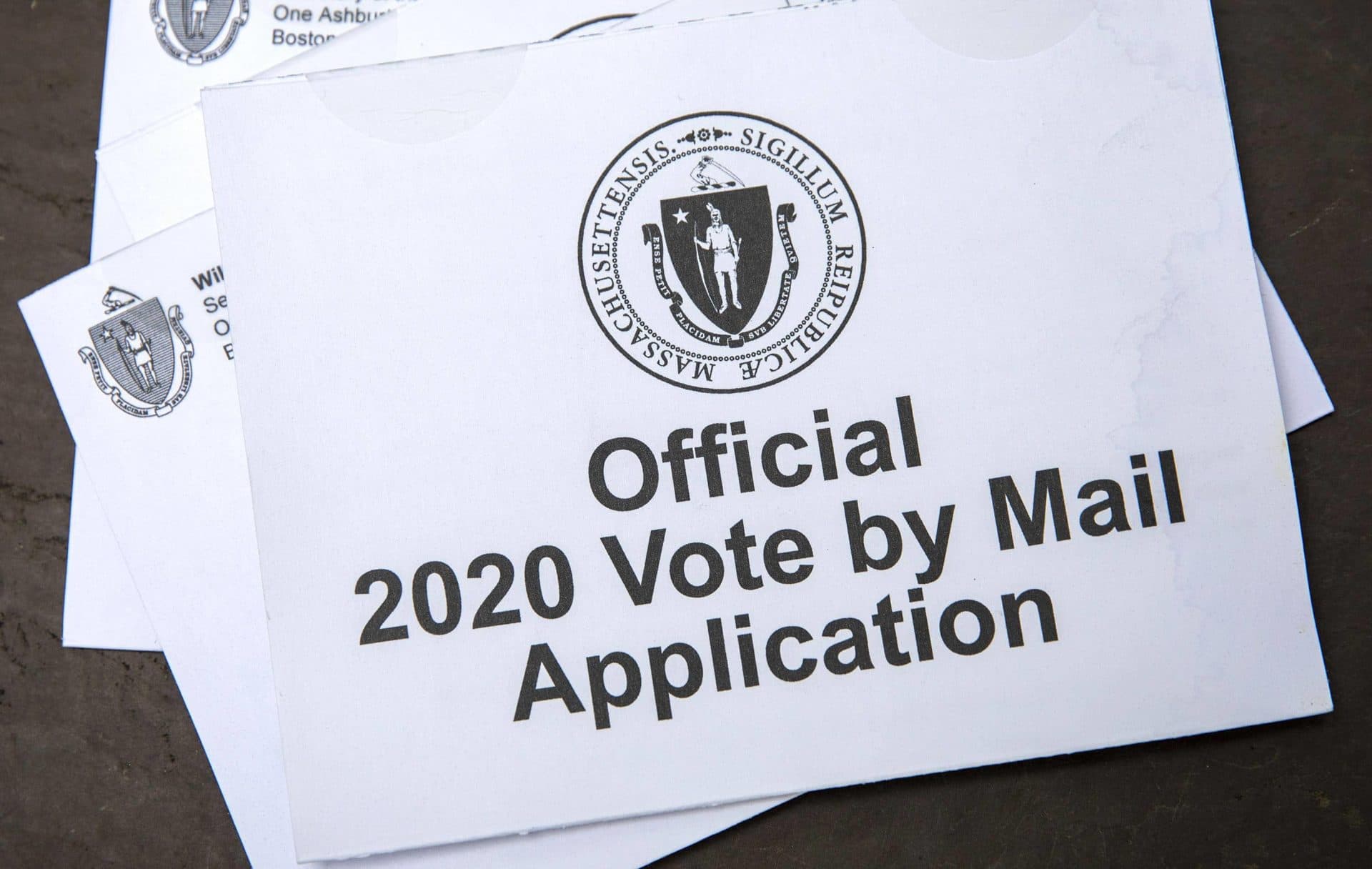 en Massachusetts officiell röst-per-post ansökan från september primär. (Robin Lubbock / WBUR)