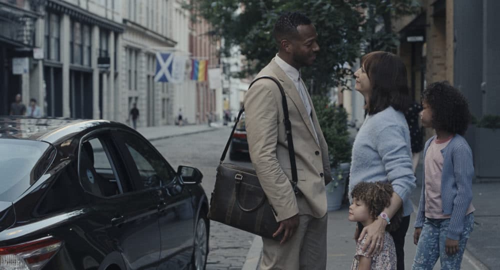 Left to right: Marlon Wayans, Rashida Jones, Alexandra Mary Reimer and Liyanna Muscat in "On the Rocks." (Courtesy Apple)