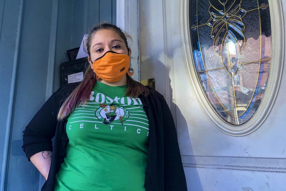 Ada perdió su trabajo en un restaurante en marzo. Al no tener documentos, no puede obtener los beneficios de desempleo. (Shannon Dooling/WBUR)