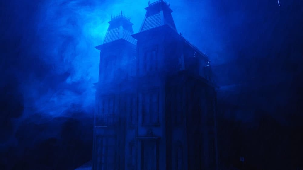 The titular house in "The Fall of the House of Usher." (Courtesy operabox.tv/Boston Lyric Opera)