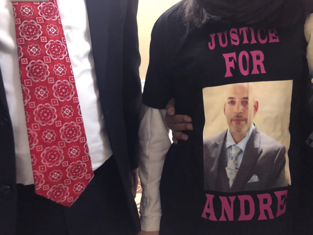 Ohio Police Officer Charged With Murder In Andre Hill Killing - Vimarsana News