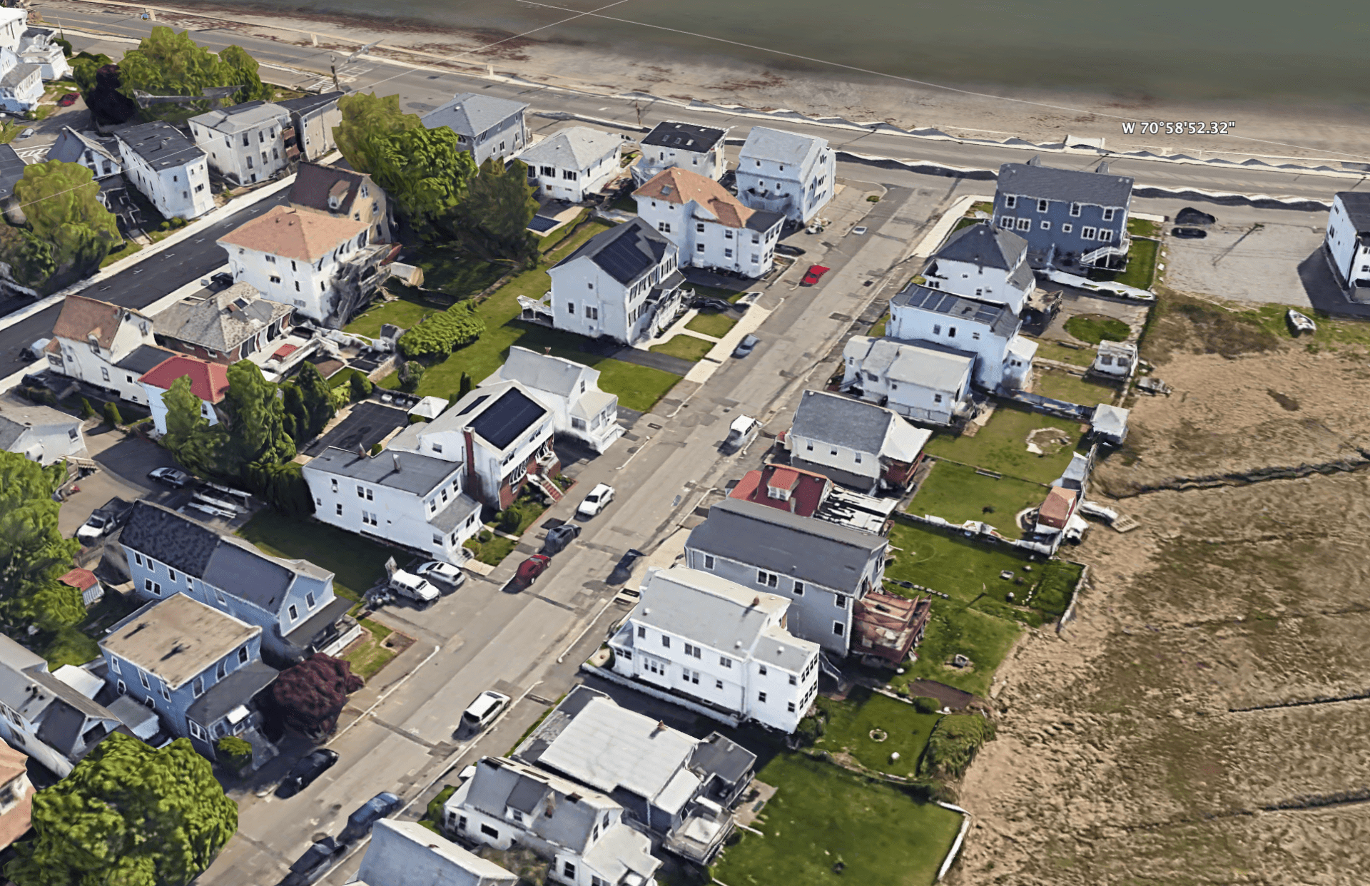 Pearl Ave makes a "T" with Winthrop Parkway, which runs along the coastline. (Google Earth)