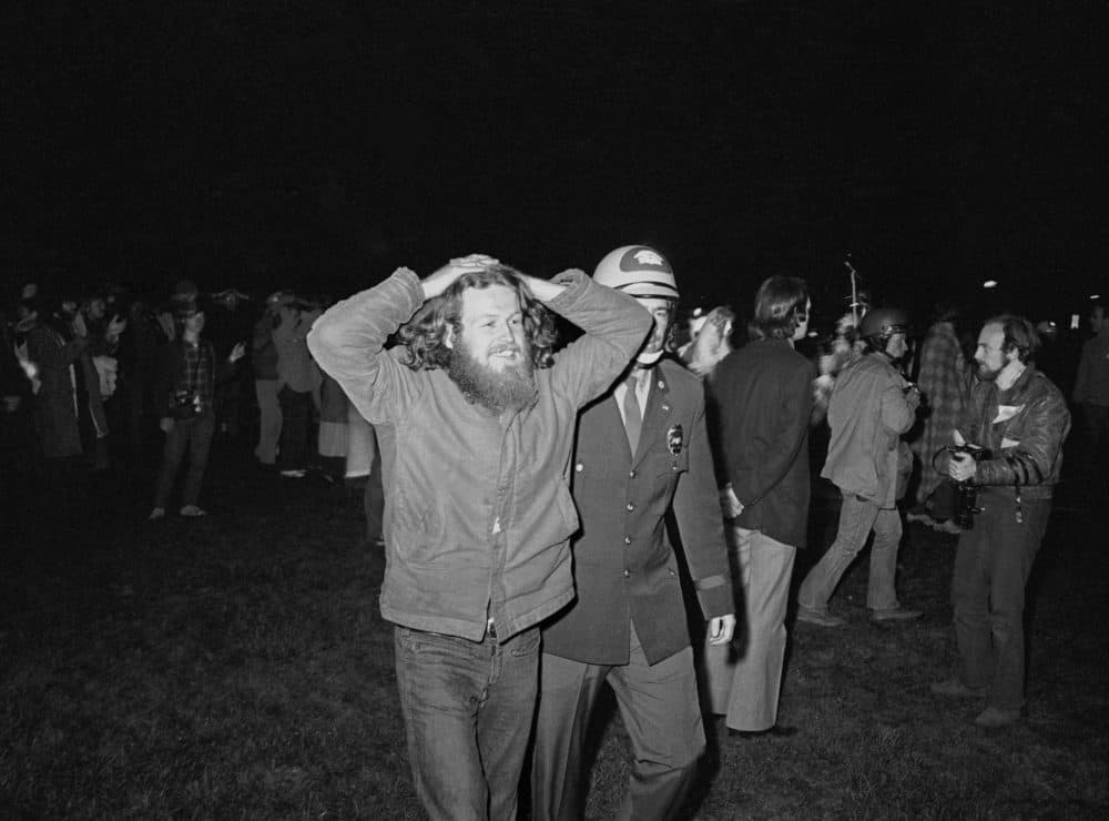 Bestor Cram getting arrested in 1971. (Courtesy Ted Polumbaum/Newseum Collection)