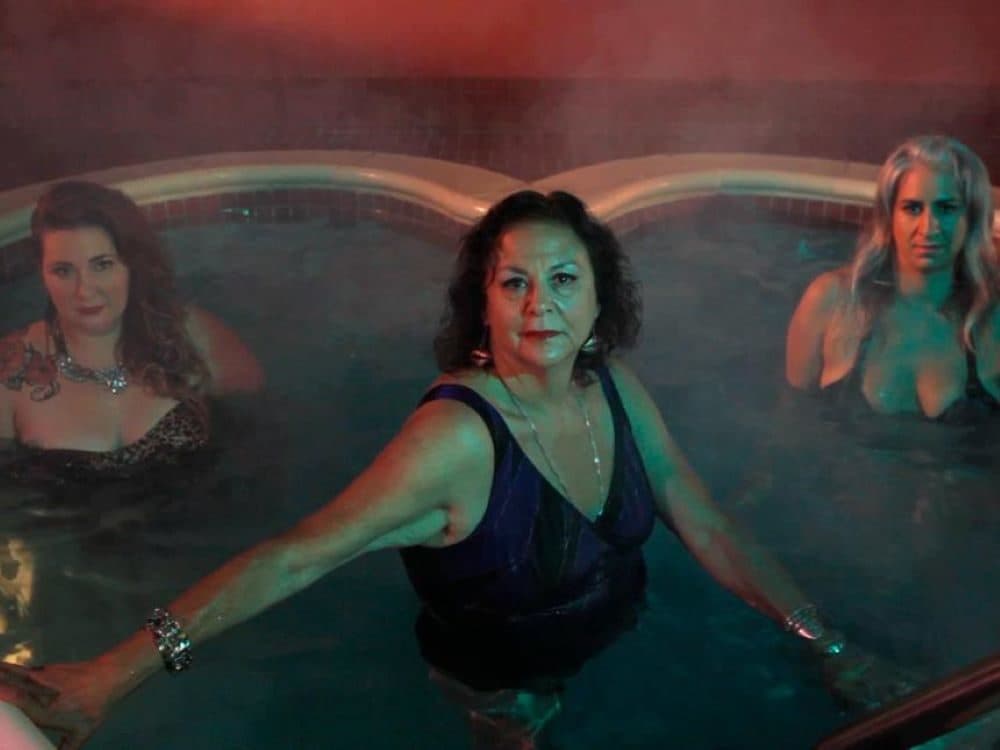 Samantha Nye, still from "SILENCER (Heart-Shaped Dance)," part of the "Visual Pleasure/Jukebox Cinema" series, 2016. (Courtesy of the artist)