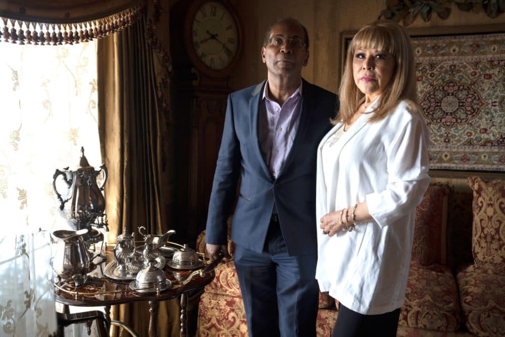 Dr. Harold and Paloma Pean at their home in Mission, Texas. (Verónica G. Cárdenas for KHN)
