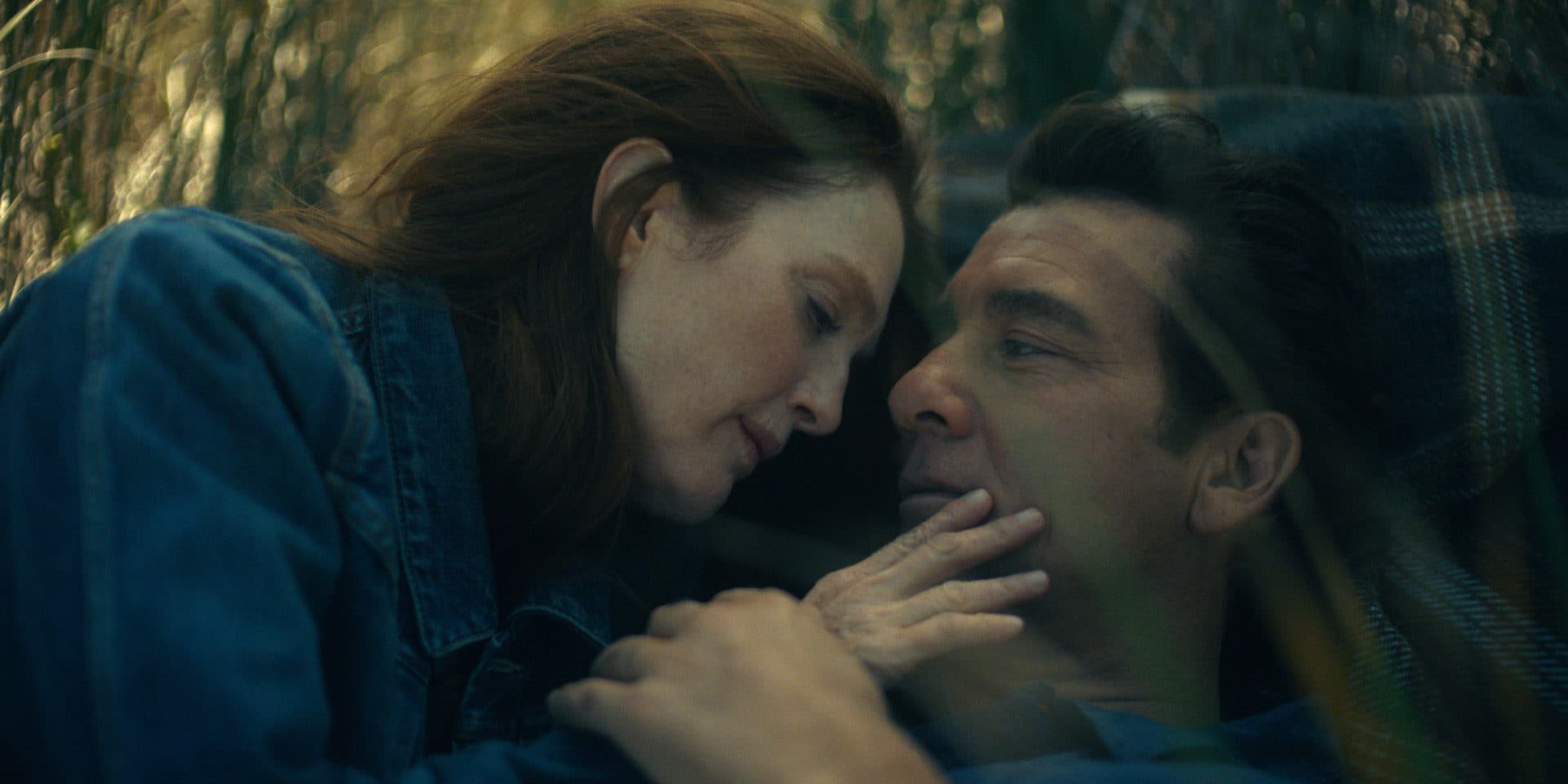Julianne Moore and Clive Owen in episode one of "Lisey's Story." (Courtesy Apple TV+)