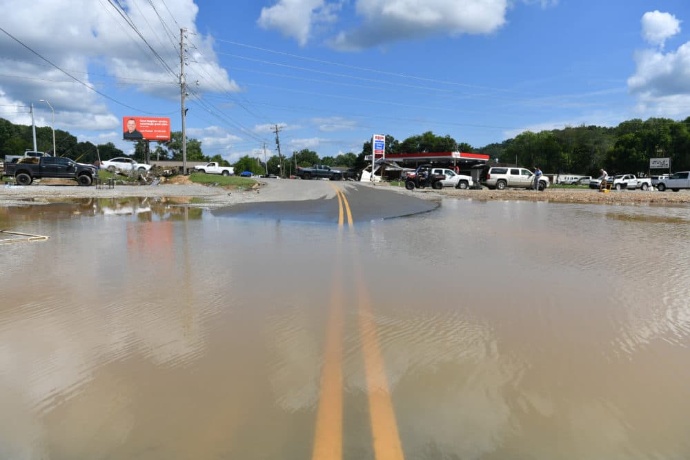 A view of the damage after heavy rain and devastating floods in Waverly, Tennessee, in Aug. 2021 (Peter Zay/Getty Images)