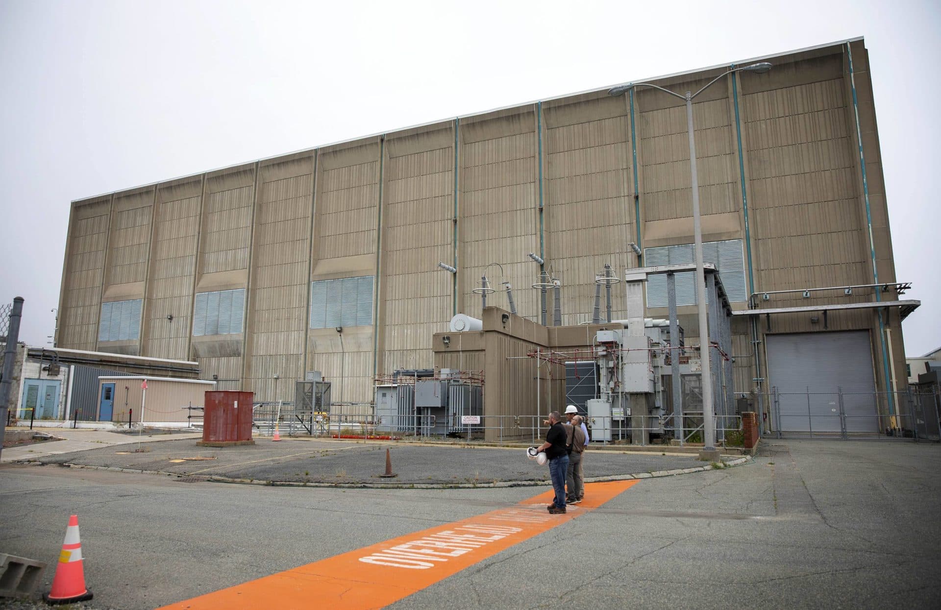 The Pilgrim nuclear power station, now in the process of decommissioning. (Robin Lubbock/WBUR)