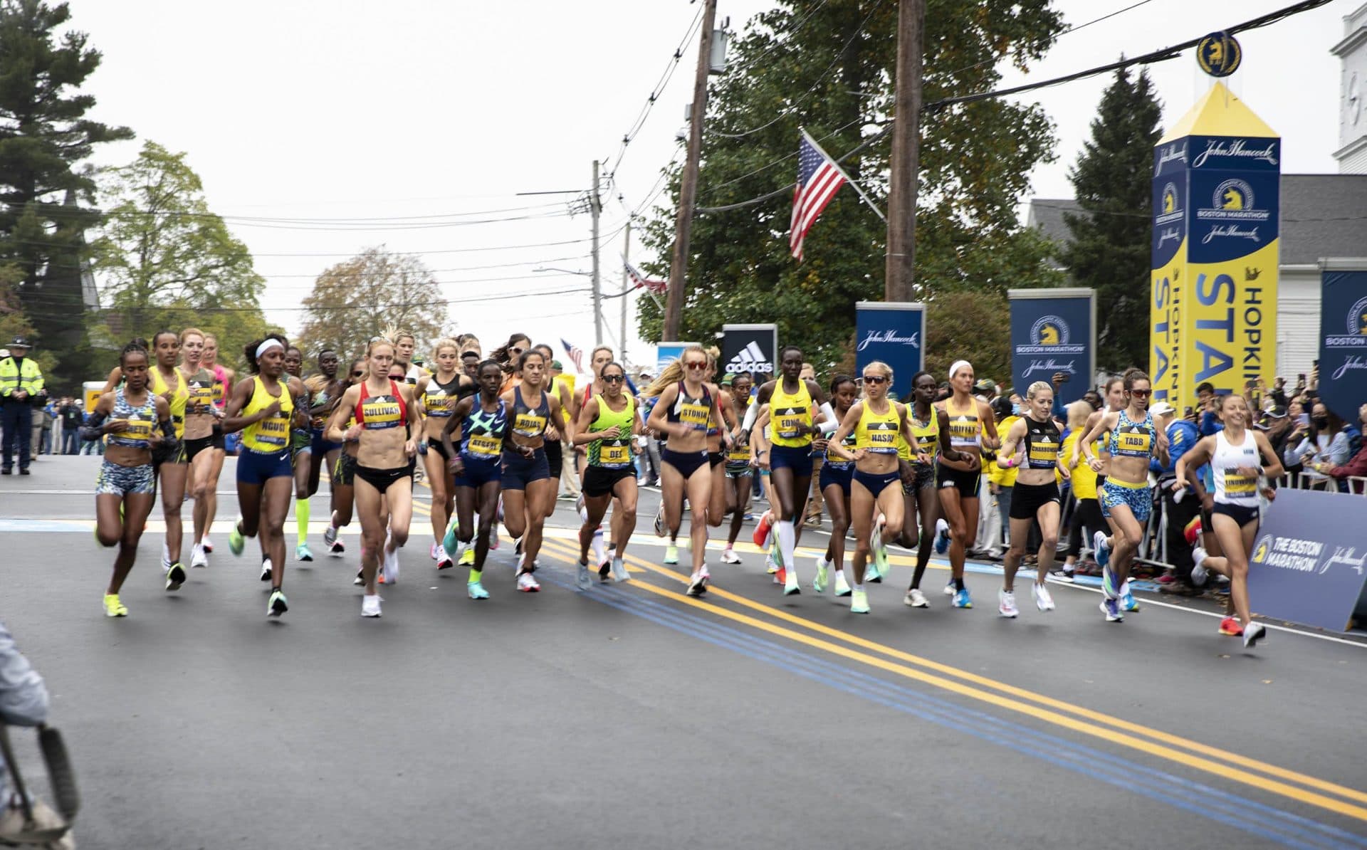 The professional women cross the start line. (Robin Lubbock/WBUR)