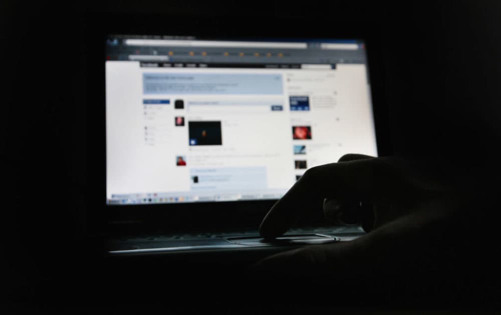 Facebook shown on a laptop screen. (Dan Kitwood/Getty Images)