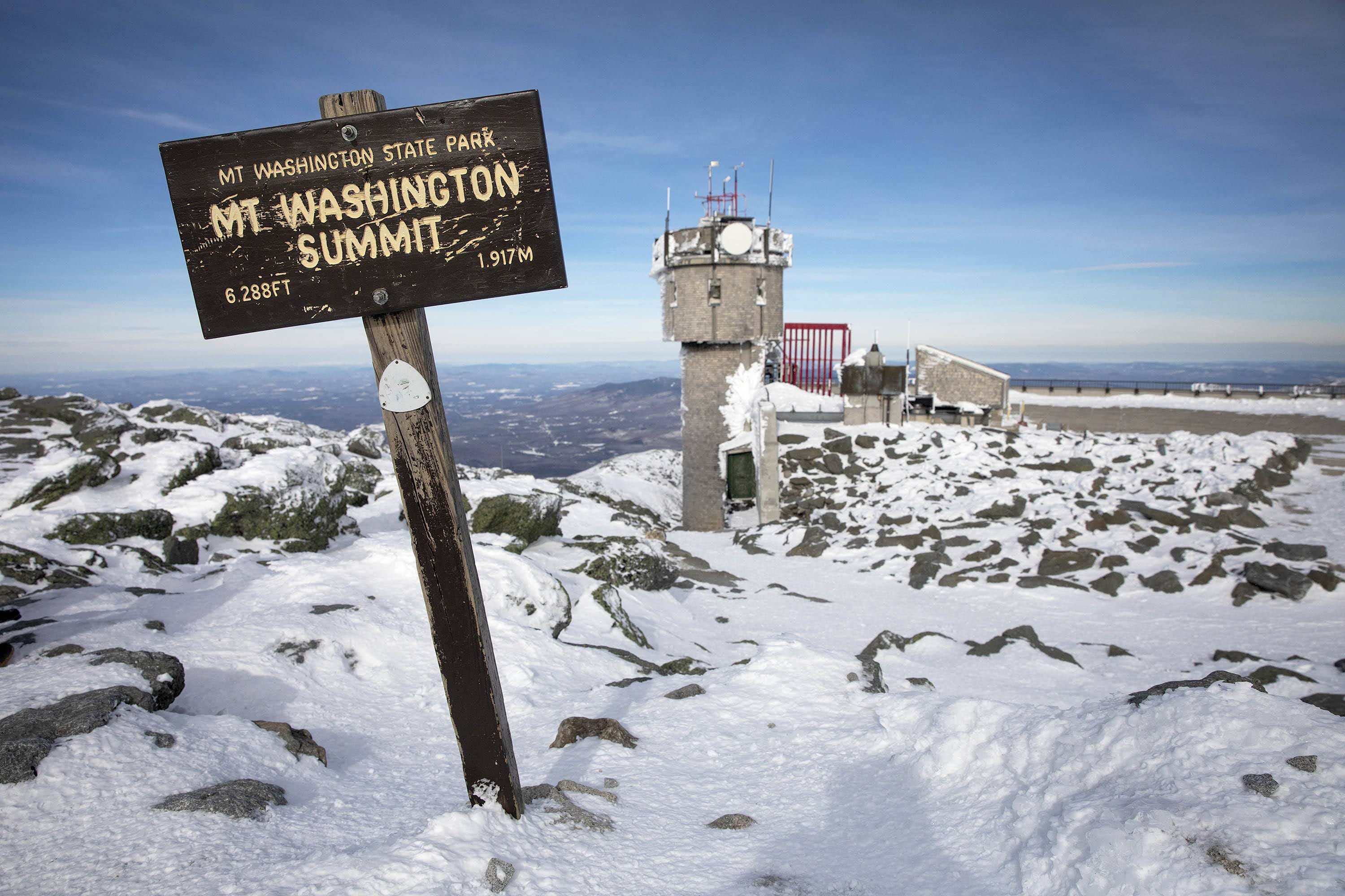 The weather tower at the Mount Washington Observatory. (Robin Lubbock/WBUR)